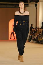 バルマン2020年秋冬コレクション - 異国の地に降り立ったパワフルウーマン｜写真41