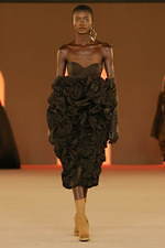 バルマン2020年秋冬コレクション - 異国の地に降り立ったパワフルウーマン｜写真45