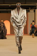 バルマン2020年秋冬コレクション - 異国の地に降り立ったパワフルウーマン｜写真52