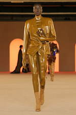 バルマン2020年秋冬コレクション - 異国の地に降り立ったパワフルウーマン｜写真59