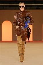 バルマン2020年秋冬コレクション - 異国の地に降り立ったパワフルウーマン｜写真60