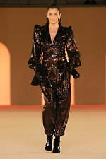 バルマン2020年秋冬コレクション - 異国の地に降り立ったパワフルウーマン｜写真62