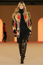 バルマン2020年秋冬コレクション - 異国の地に降り立ったパワフルウーマン｜写真72