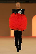 バルマン2020年秋冬コレクション - 異国の地に降り立ったパワフルウーマン｜写真73