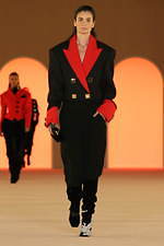 バルマン2020年秋冬コレクション - 異国の地に降り立ったパワフルウーマン｜写真75