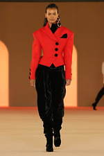 バルマン2020年秋冬コレクション - 異国の地に降り立ったパワフルウーマン｜写真76