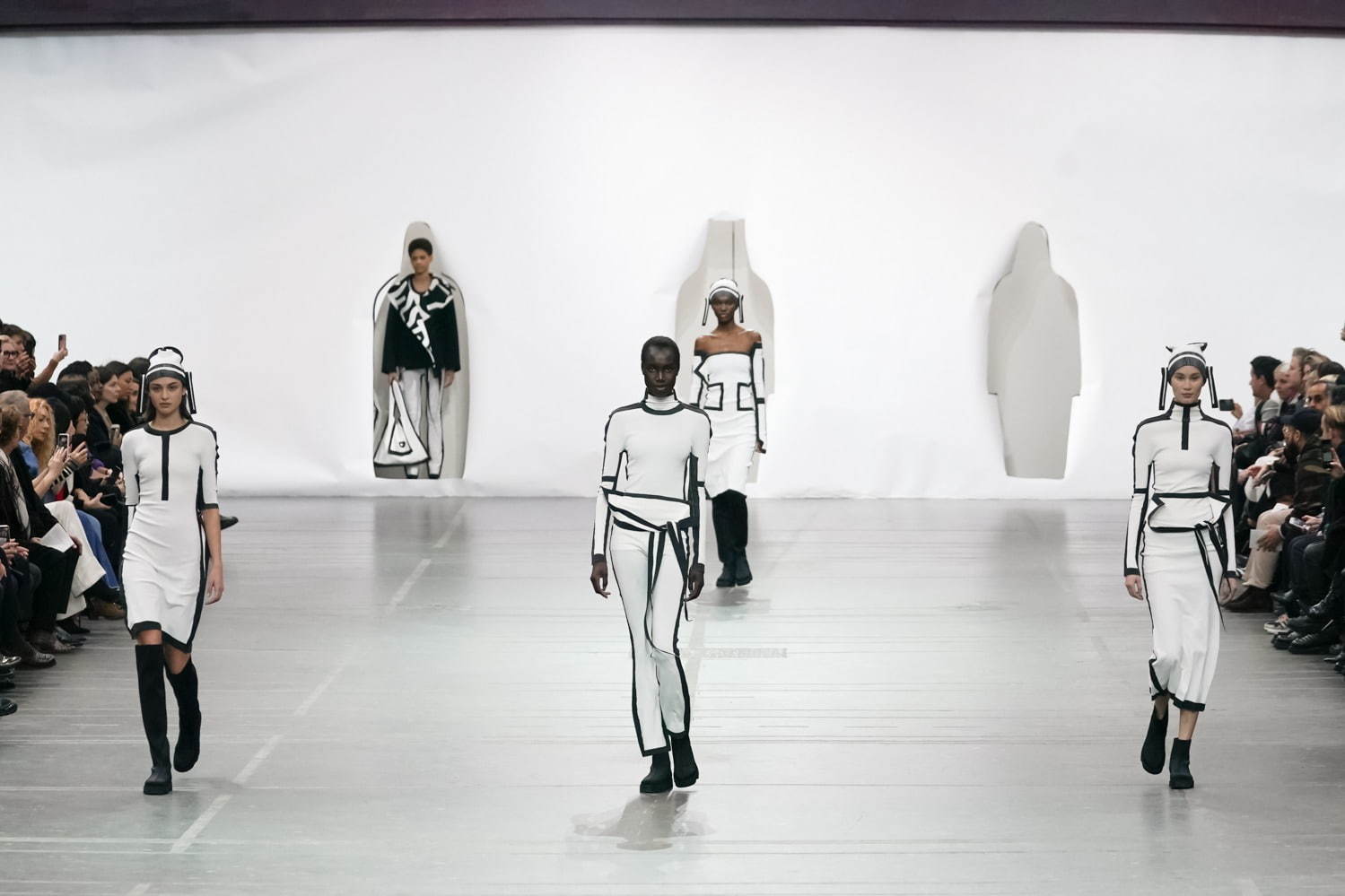 イッセイ ミヤケ(ISSEY MIYAKE) 2020-21年秋冬ウィメンズコレクション  - 写真4