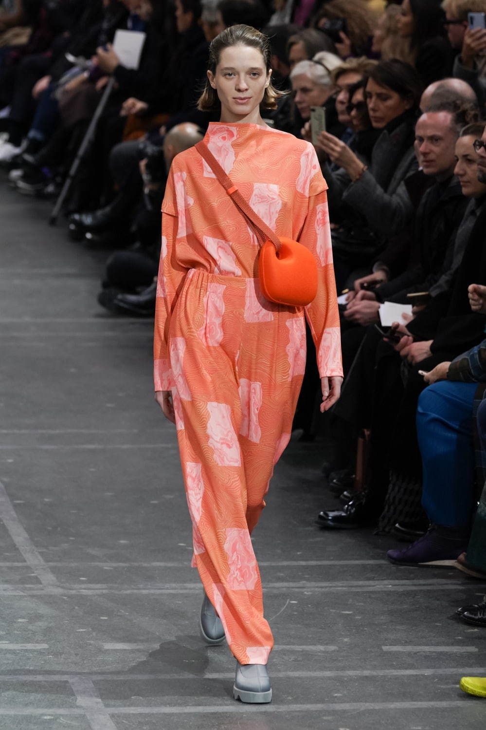 イッセイ ミヤケ(ISSEY MIYAKE) 2020-21年秋冬ウィメンズコレクション シルエット - 写真21