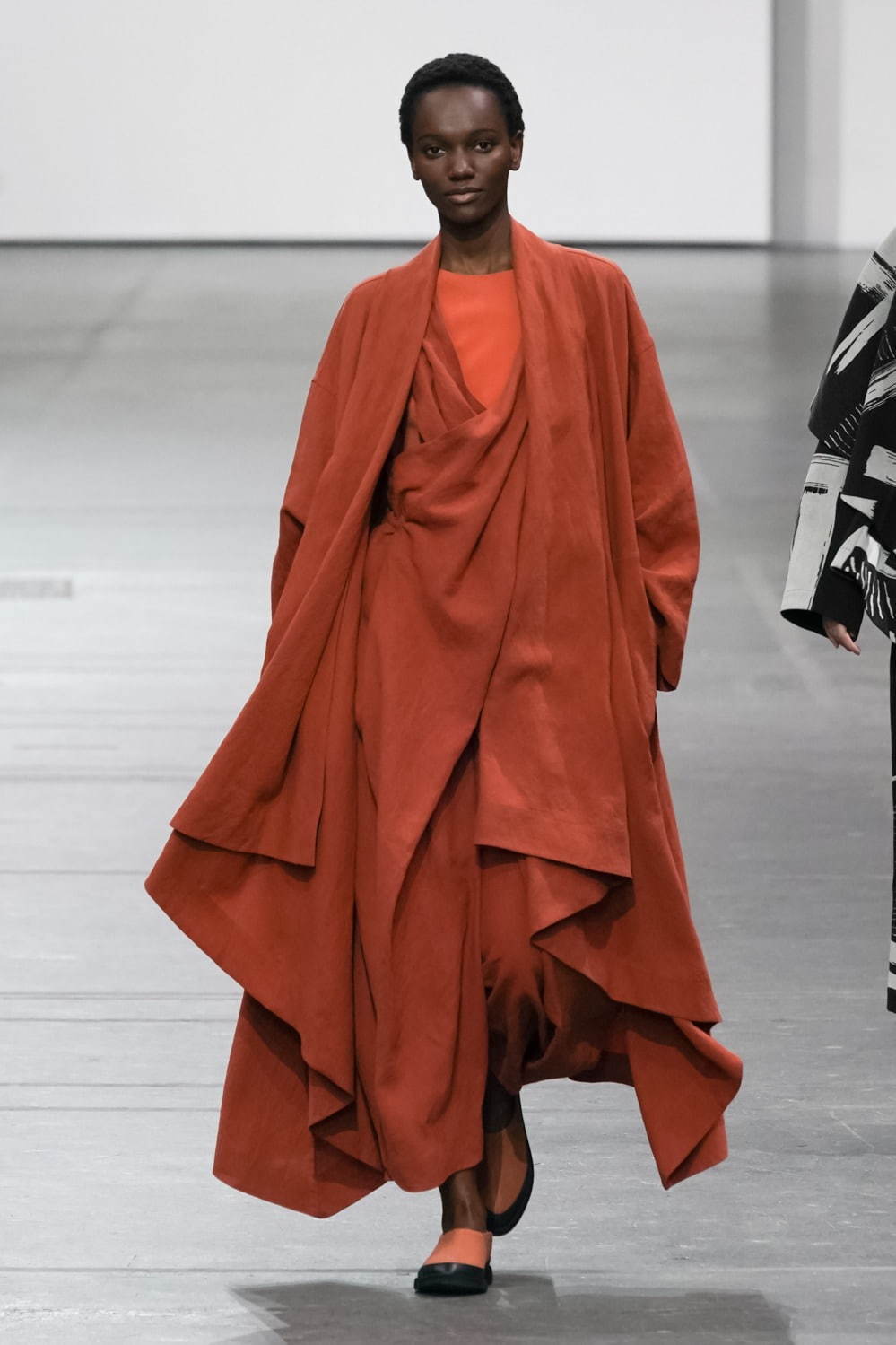 イッセイ ミヤケ(ISSEY MIYAKE) 2020-21年秋冬ウィメンズコレクション シルエット - 写真31