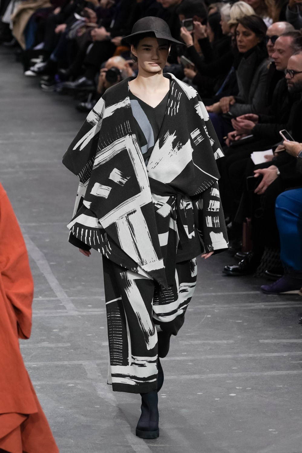 イッセイ ミヤケ(ISSEY MIYAKE) 2020-21年秋冬ウィメンズコレクション シルエット - 写真33