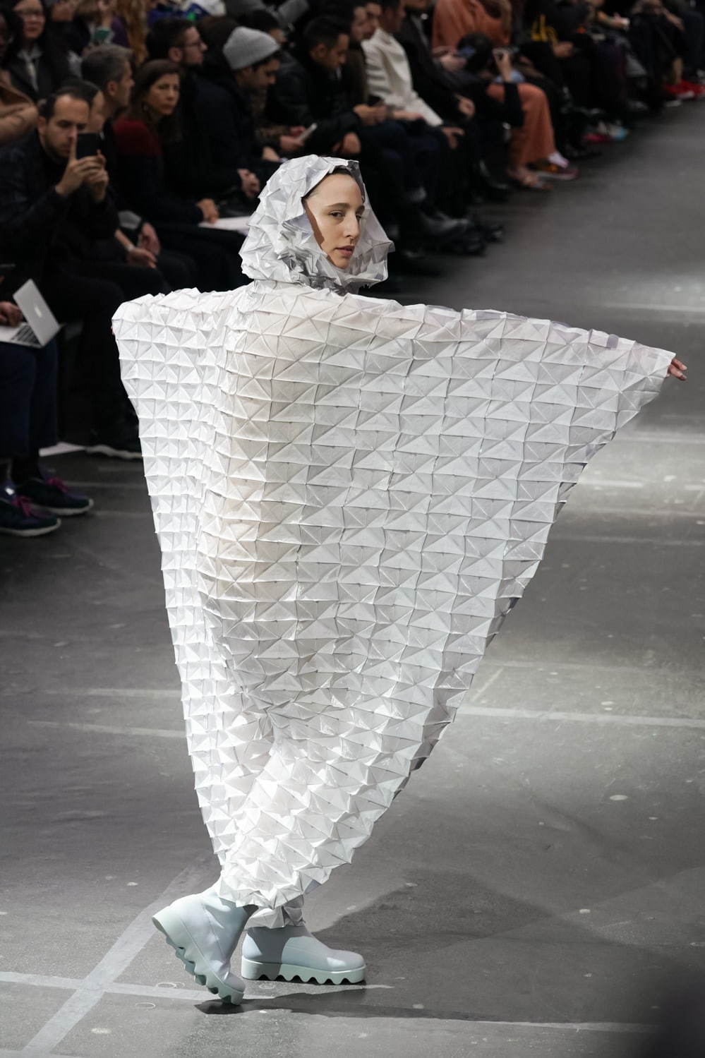 イッセイ ミヤケ(ISSEY MIYAKE) 2020-21年秋冬ウィメンズコレクション シルエット - 写真39