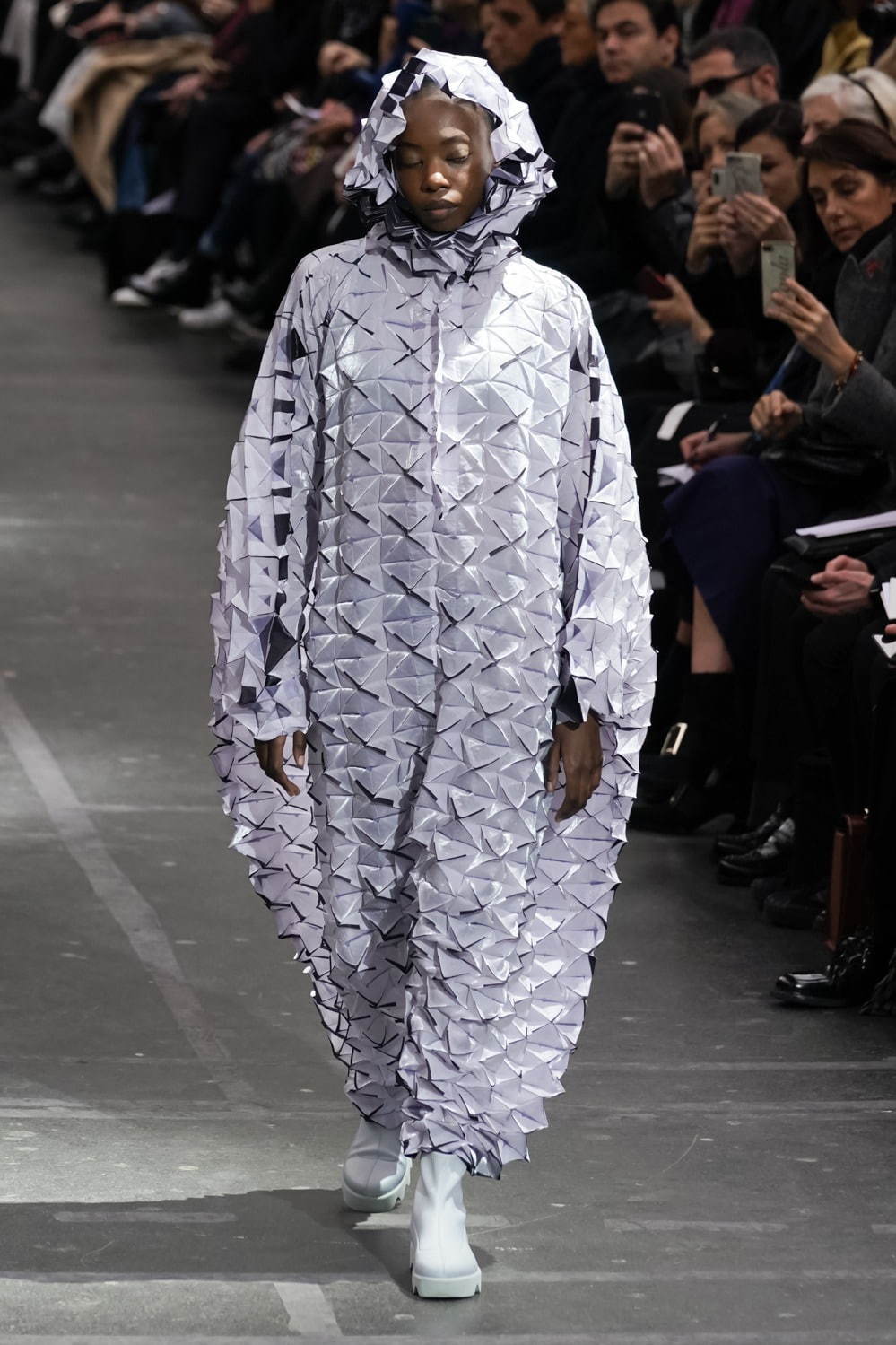 イッセイ ミヤケ(ISSEY MIYAKE) 2020-21年秋冬ウィメンズコレクション シルエット - 写真44