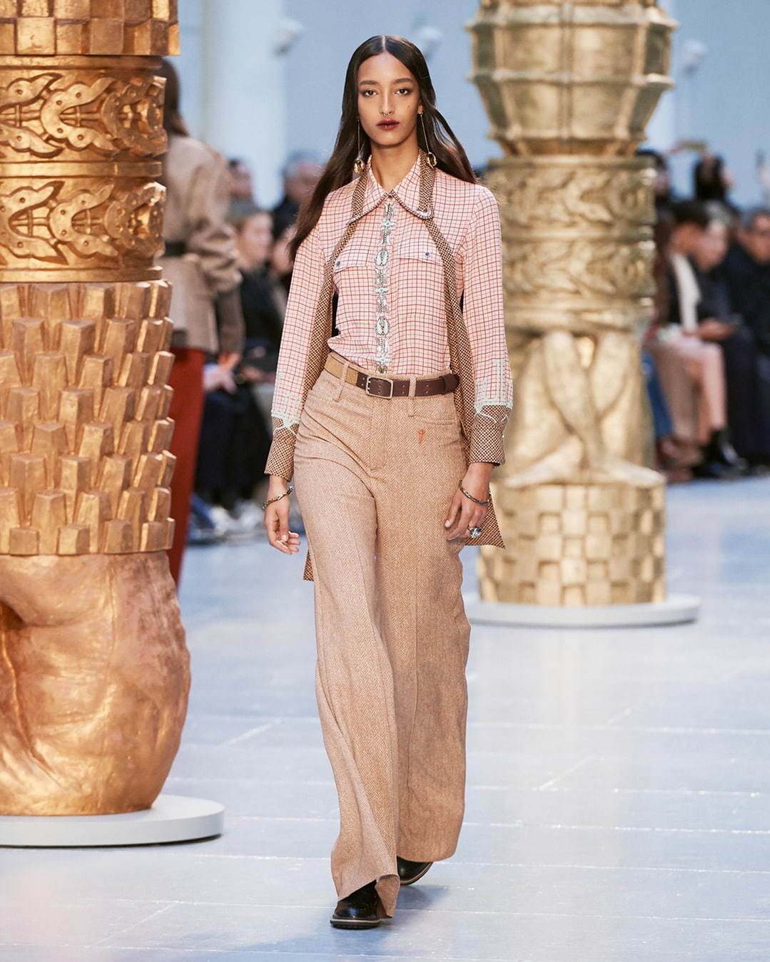 クロエ(Chloé) 2020-21年秋冬ウィメンズコレクション  - 写真4