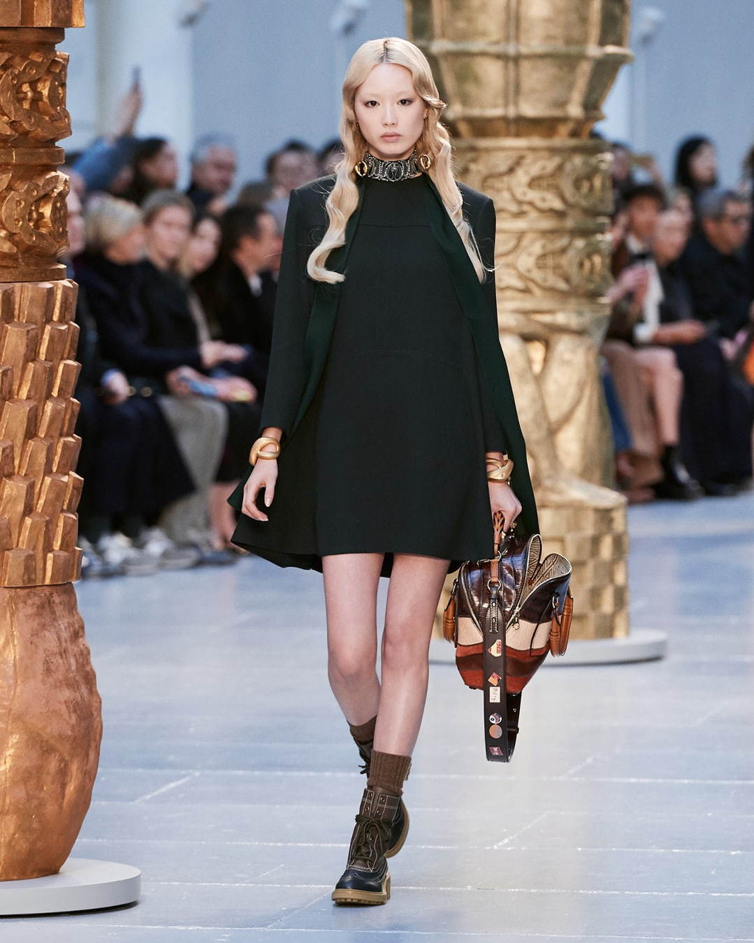 クロエ(Chloé) 2020-21年秋冬ウィメンズコレクション シルエット - 写真38