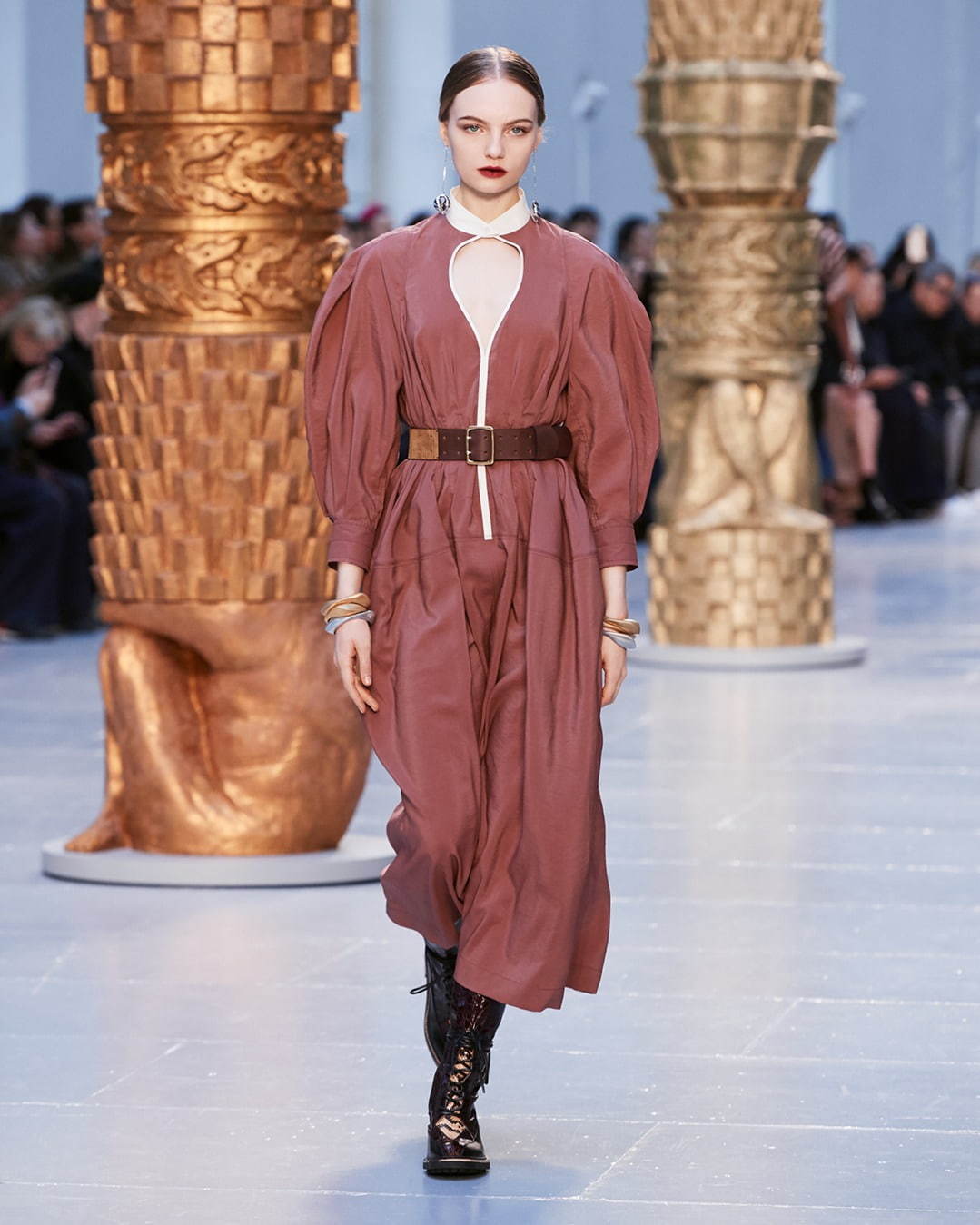 クロエ(Chloé) 2020-21年秋冬ウィメンズコレクション シルエット - 写真40