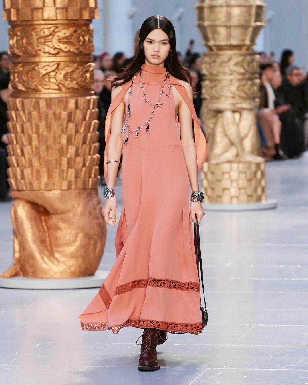 クロエ(Chloé) 2020-21年秋冬ウィメンズコレクション  - 写真52