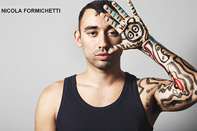 ニコラ・フォルミケッティが代官山蔦屋でデイズド出版記念のサイン会 - フォトブースで記念撮影も