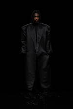 バレンシアガ 20年ウィンターコレクション - 漆黒の世界で、ドレスコードの意味を見つめなおす｜写真20