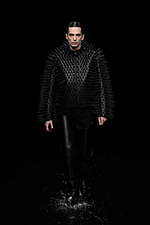 バレンシアガ 20年ウィンターコレクション - 漆黒の世界で、ドレスコードの意味を見つめなおす｜写真34