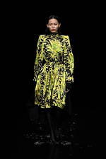 バレンシアガ 20年ウィンターコレクション - 漆黒の世界で、ドレスコードの意味を見つめなおす｜写真37