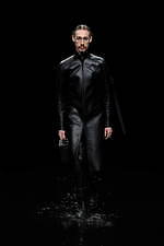 バレンシアガ 20年ウィンターコレクション - 漆黒の世界で、ドレスコードの意味を見つめなおす｜写真40