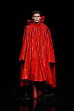 バレンシアガ 20年ウィンターコレクション - 漆黒の世界で、ドレスコードの意味を見つめなおす｜写真45