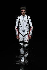 バレンシアガ 20年ウィンターコレクション - 漆黒の世界で、ドレスコードの意味を見つめなおす｜写真50