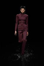 バレンシアガ 20年ウィンターコレクション - 漆黒の世界で、ドレスコードの意味を見つめなおす｜写真57