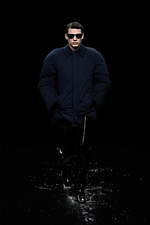 バレンシアガ 20年ウィンターコレクション - 漆黒の世界で、ドレスコードの意味を見つめなおす｜写真64