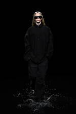 バレンシアガ 20年ウィンターコレクション - 漆黒の世界で、ドレスコードの意味を見つめなおす｜写真78