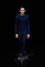 バレンシアガ 20年ウィンターコレクション - 漆黒の世界で、ドレスコードの意味を見つめなおす｜写真102