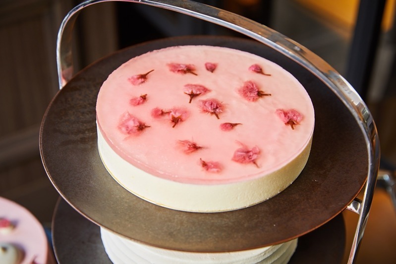 スプリングデザートワゴン 桜 いちごのケーキやタルトなど春スイーツ ザ ストリングス 表参道で ファッションプレス スプリングデザートワゴン 桜 いちごのケーキやタルトなど春スイーツ ザ ストリングス 表参道で ファッションプレス