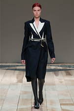 アレキサンダー・マックイーン 2020年秋冬ウィメンズコレクション - 英国ウェールズから贈る恋文｜写真1