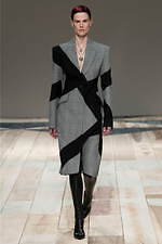 アレキサンダー・マックイーン 2020年秋冬ウィメンズコレクション - 英国ウェールズから贈る恋文｜写真8