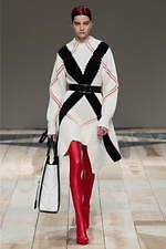 アレキサンダー・マックイーン 2020年秋冬ウィメンズコレクション - 英国ウェールズから贈る恋文｜写真17