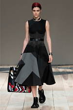 アレキサンダー・マックイーン 2020年秋冬ウィメンズコレクション - 英国ウェールズから贈る恋文｜写真21