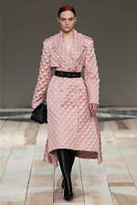 アレキサンダー・マックイーン 2020年秋冬ウィメンズコレクション - 英国ウェールズから贈る恋文｜写真22