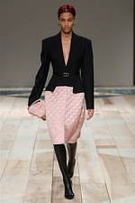 アレキサンダー・マックイーン 2020年秋冬ウィメンズコレクション - 英国ウェールズから贈る恋文｜写真24