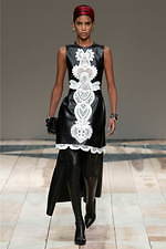 アレキサンダー・マックイーン 2020年秋冬ウィメンズコレクション - 英国ウェールズから贈る恋文｜写真29