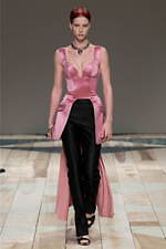 アレキサンダー・マックイーン 2020年秋冬ウィメンズコレクション - 英国ウェールズから贈る恋文｜写真42