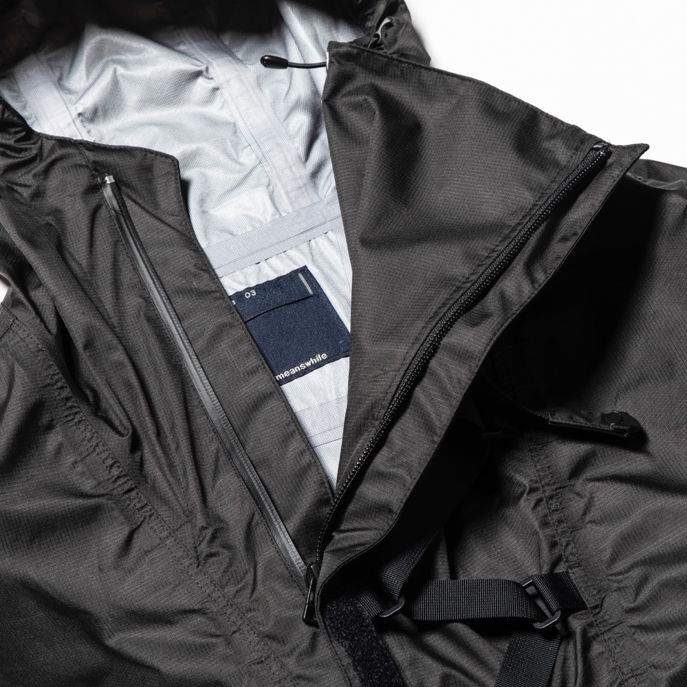 ミーンズワイルの新作アノラックジャケット、“機能美”を追求した3レイヤー構造｜写真12