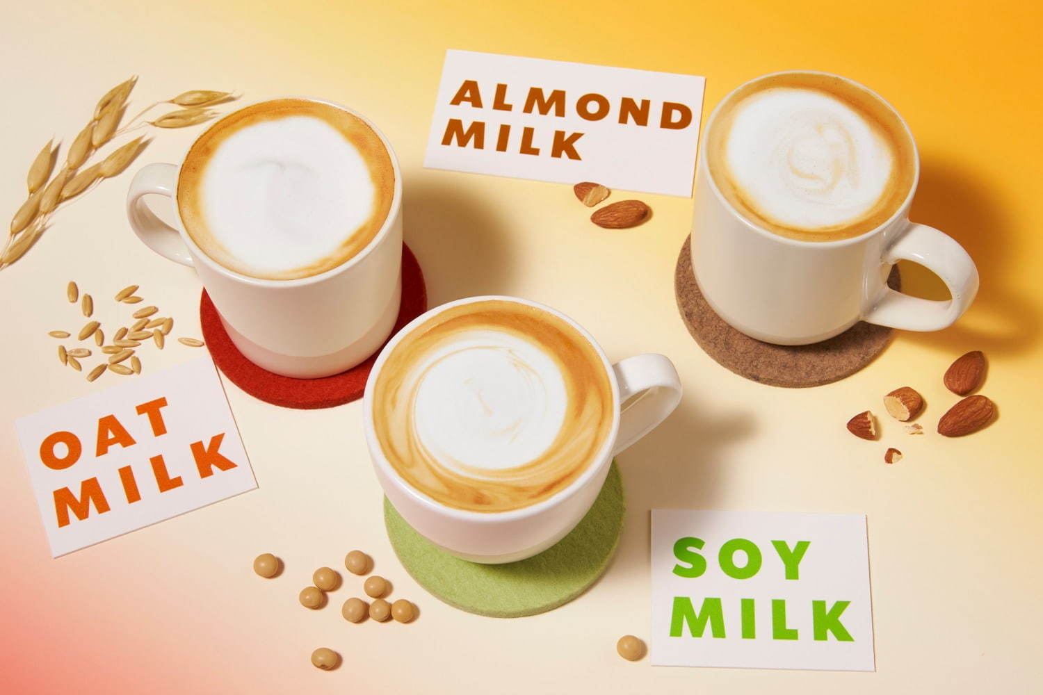 スターバックスからオーツ＆アーモンド2種の植物性ミルクが登場、選べるミルクが全6種類に｜写真1