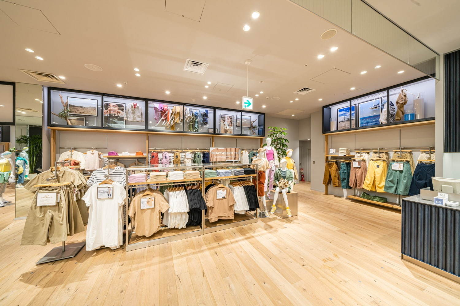 GAP新宿フラッグス店がリニューアル、世界初のカフェやカスタマイズコーナーを併設｜写真3