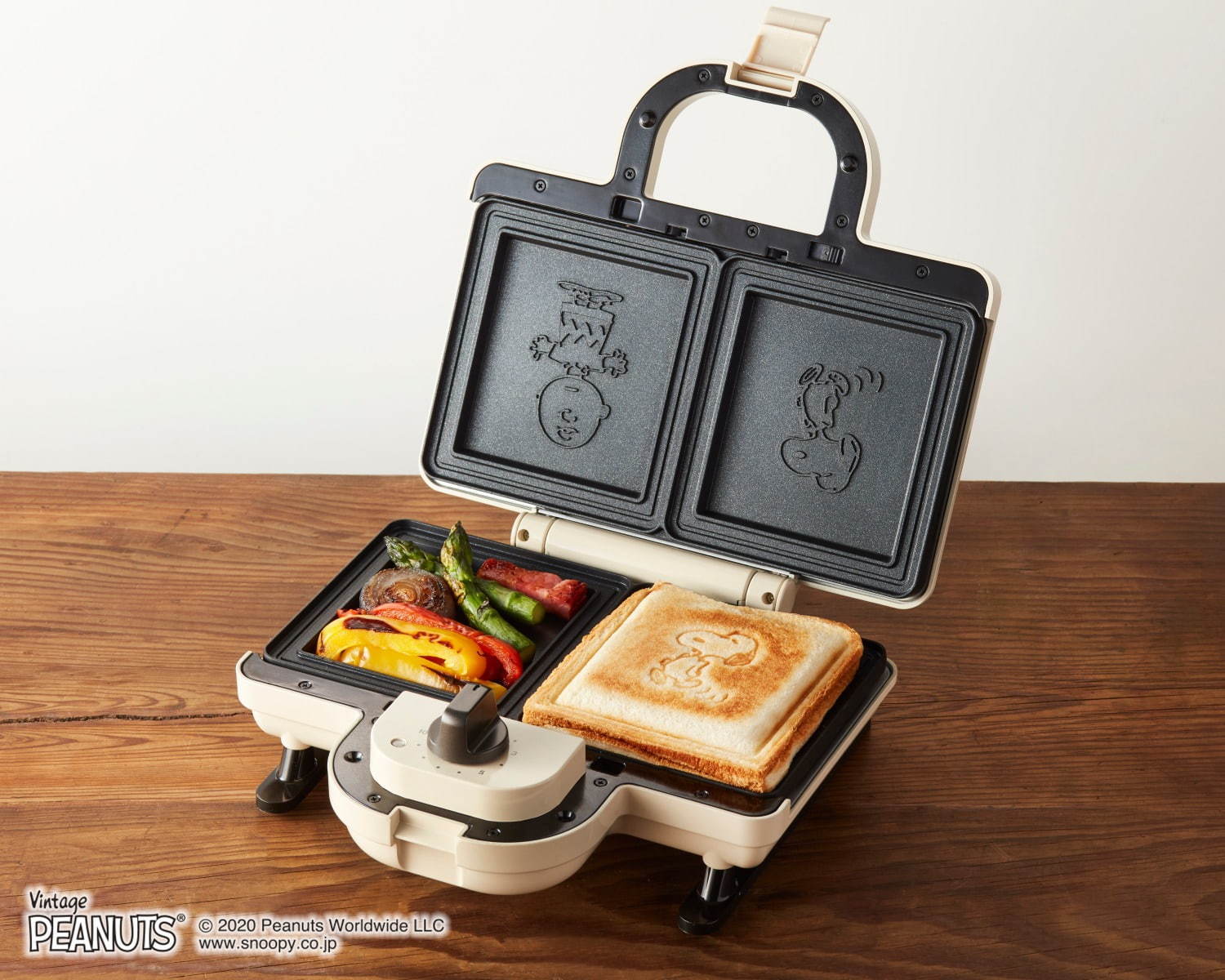 “スヌーピーのホットサンド＆パンケーキ”が焼けるホットサンドメーカー＆ホットプレートがブルーノから｜写真1