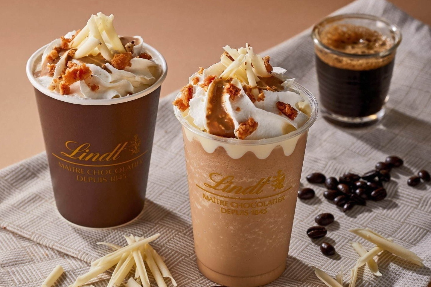 リンツのチョコレートドリンク特集 -定番＆限定メニューを一挙紹介、全国リンツ ショコラ カフェで販売