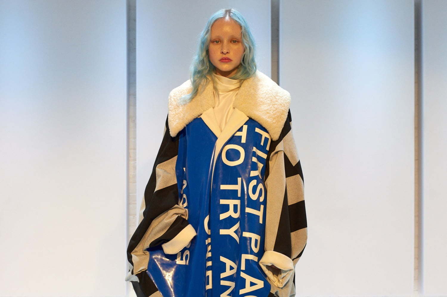 オーバーコート 2020-21年秋冬 ウィメンズ&メンズ コレクション