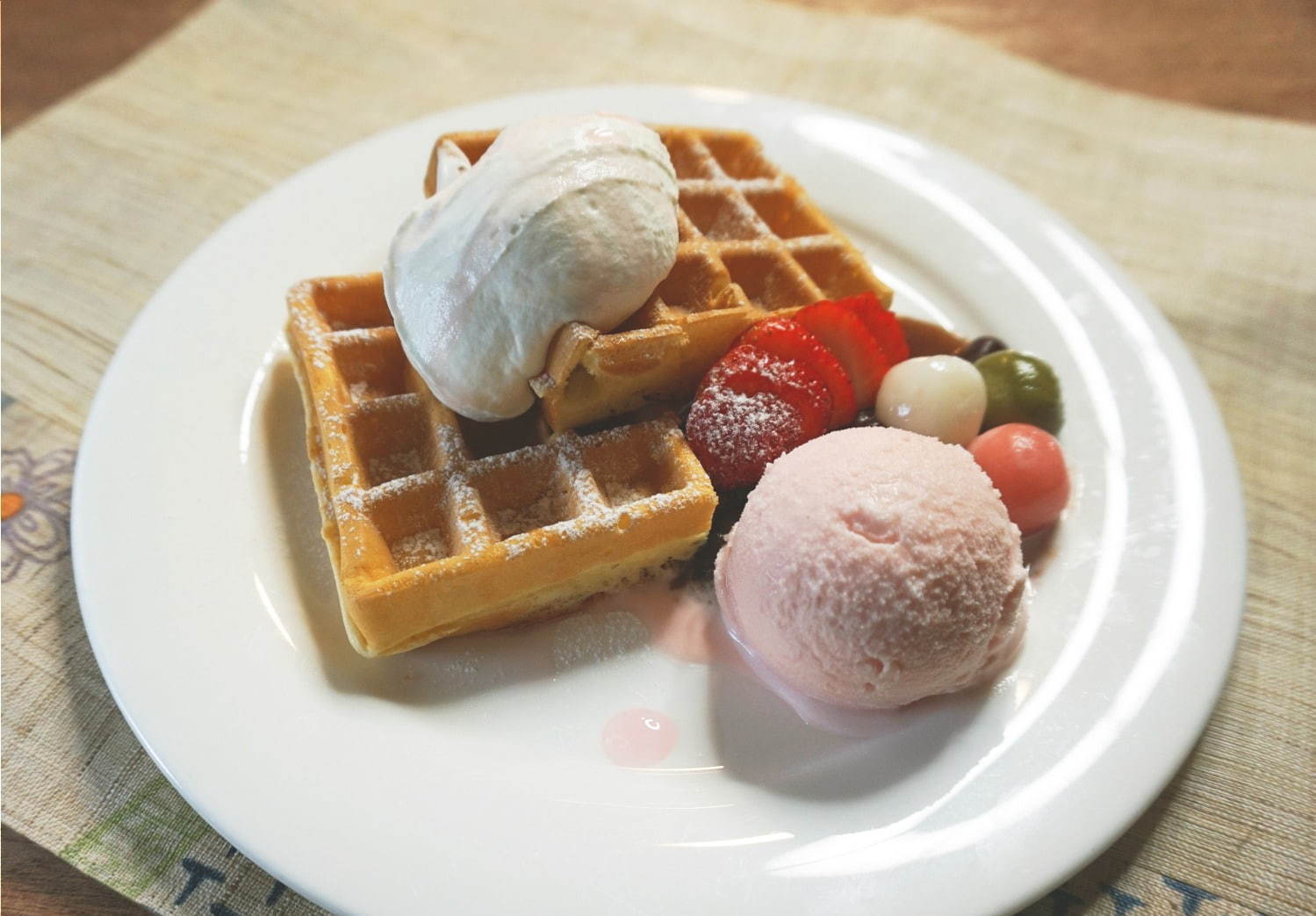 大丸東京店で「桜色スイーツフェア」茶寮 都路里の桜アイス×抹茶パフェやスイーツプレートなど｜写真2