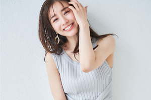 田中みな実が着こなすマーキュリーデュオ2020夏の新作、重ね着ニットワンピやざっくりカーディガン