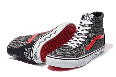 ステューシー×VANS、巳にちなんだコラボスニーカー - SK8Hiにスネークパターン