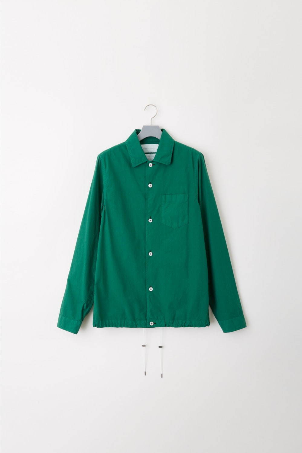 フミト ガンリュウのシャツ風コーチジャケット＆シルク混パンツ、10色展開のカラフルなセットアップ｜写真1